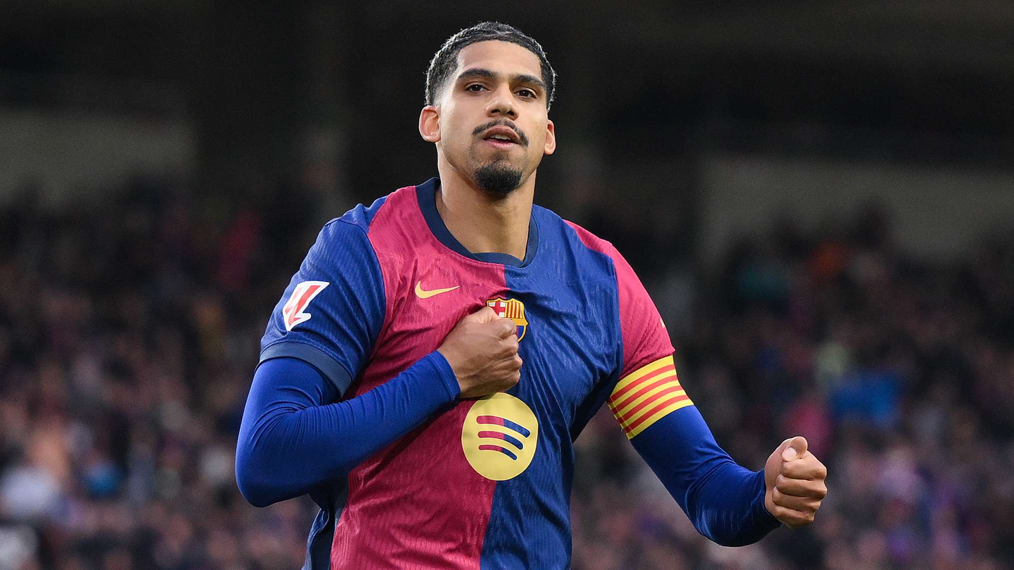 《圖片報》：拜仁考慮放棄戴維斯，隊內高層已視特奧為潛在替代者.